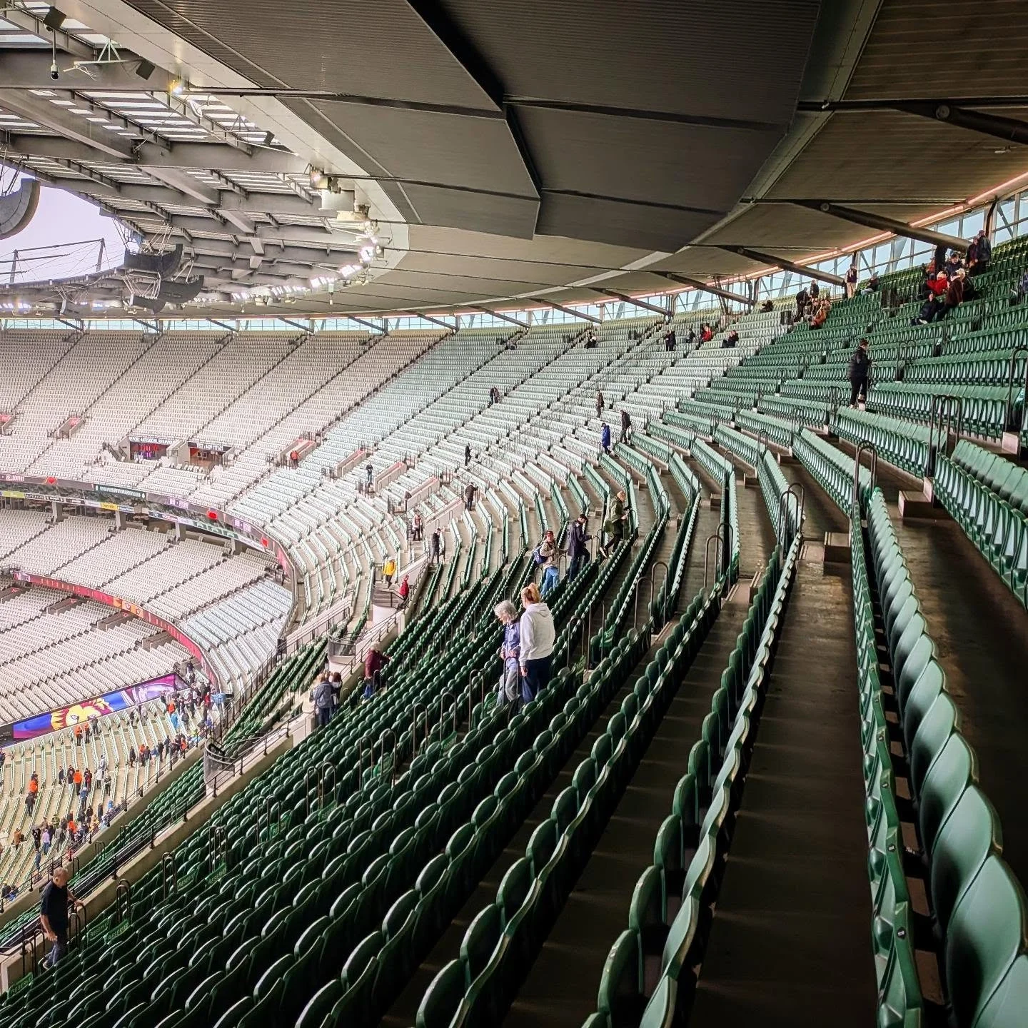 Waiting for the others to get to the ground

#grandfinal #mcg