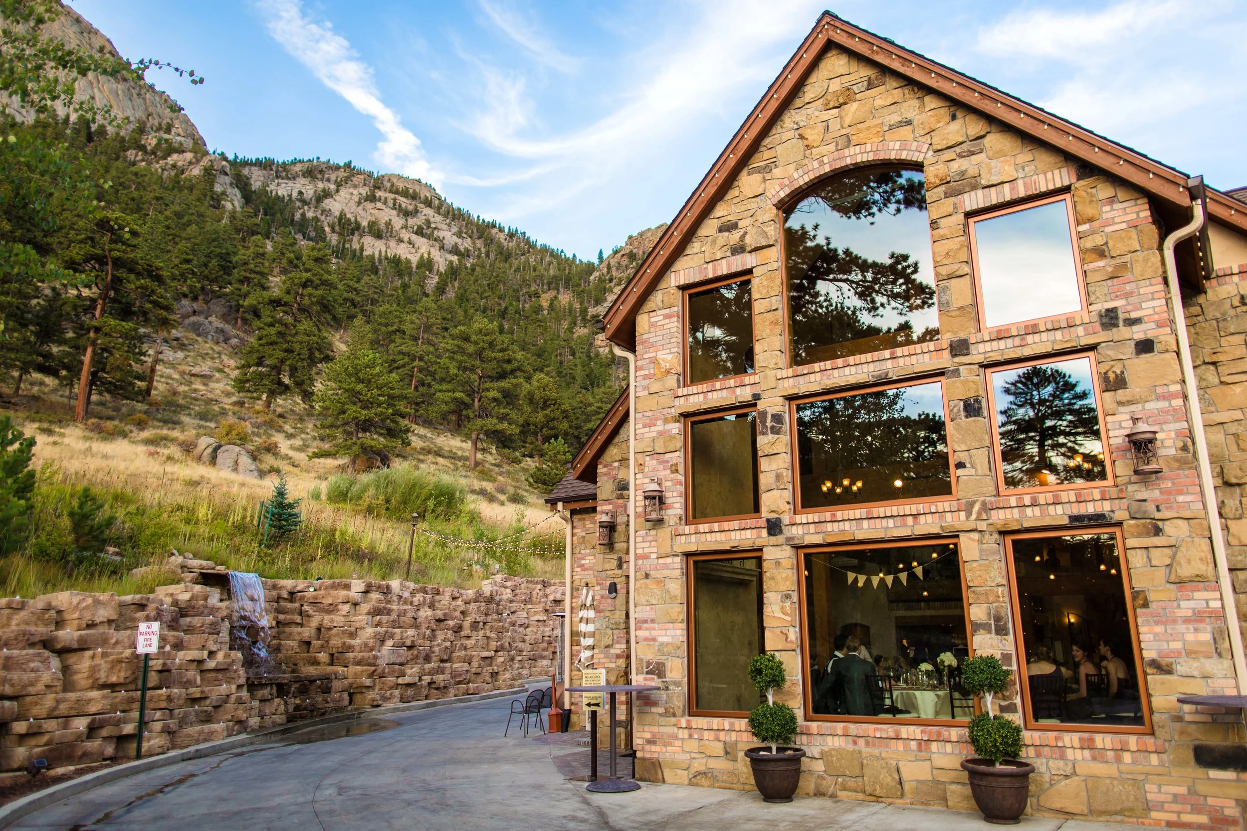 Della Terra Mountain Chateau Wedding {Andrew & Molly}