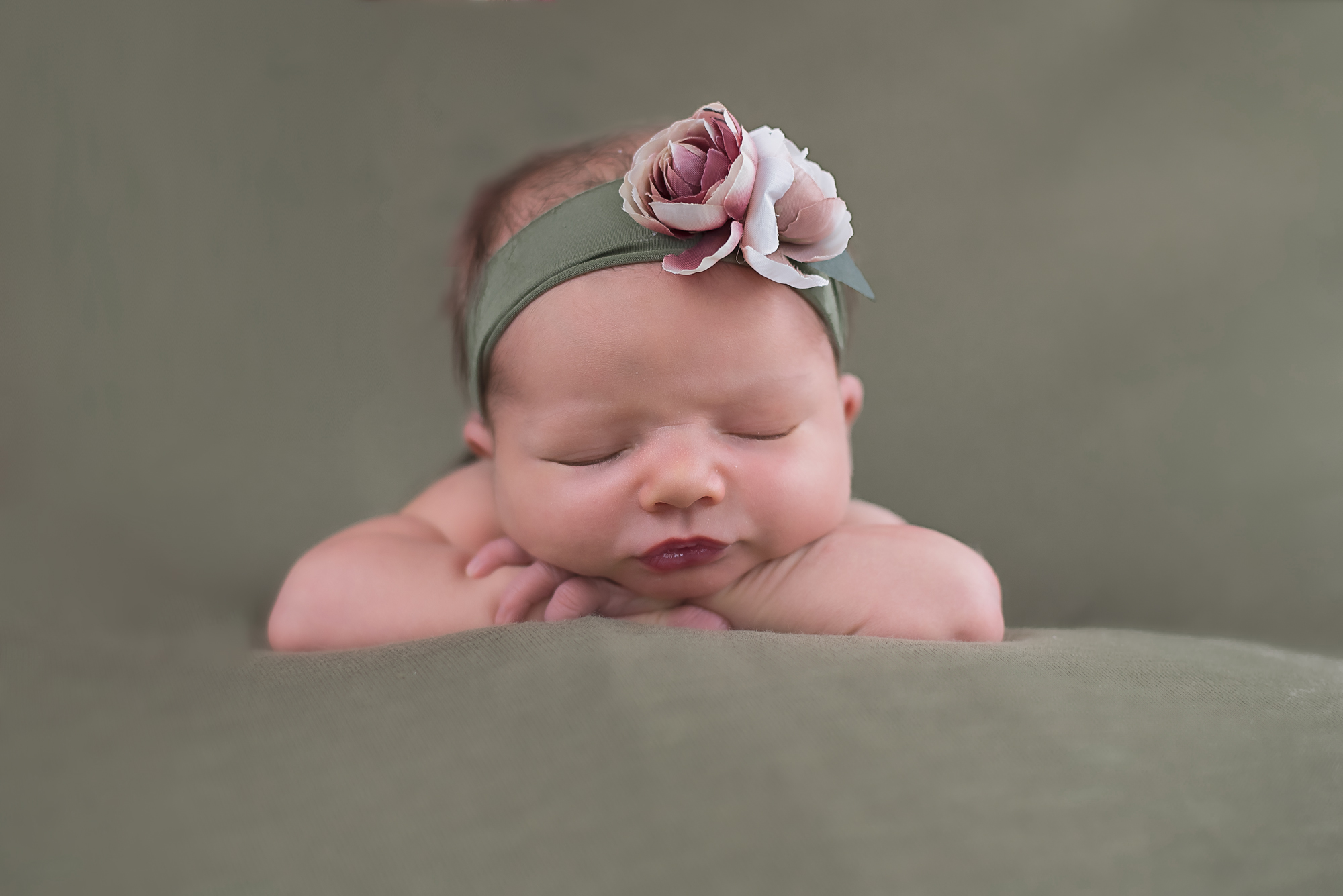  Illinois newborn photographer, central Illinois newborn photographer, Bloomington Illinois newborn photographer, springfield Illinois newborn photographer, Peoria Illinois newborn photographer, Decatur Illinois newborn photographer, Normal Illinois 