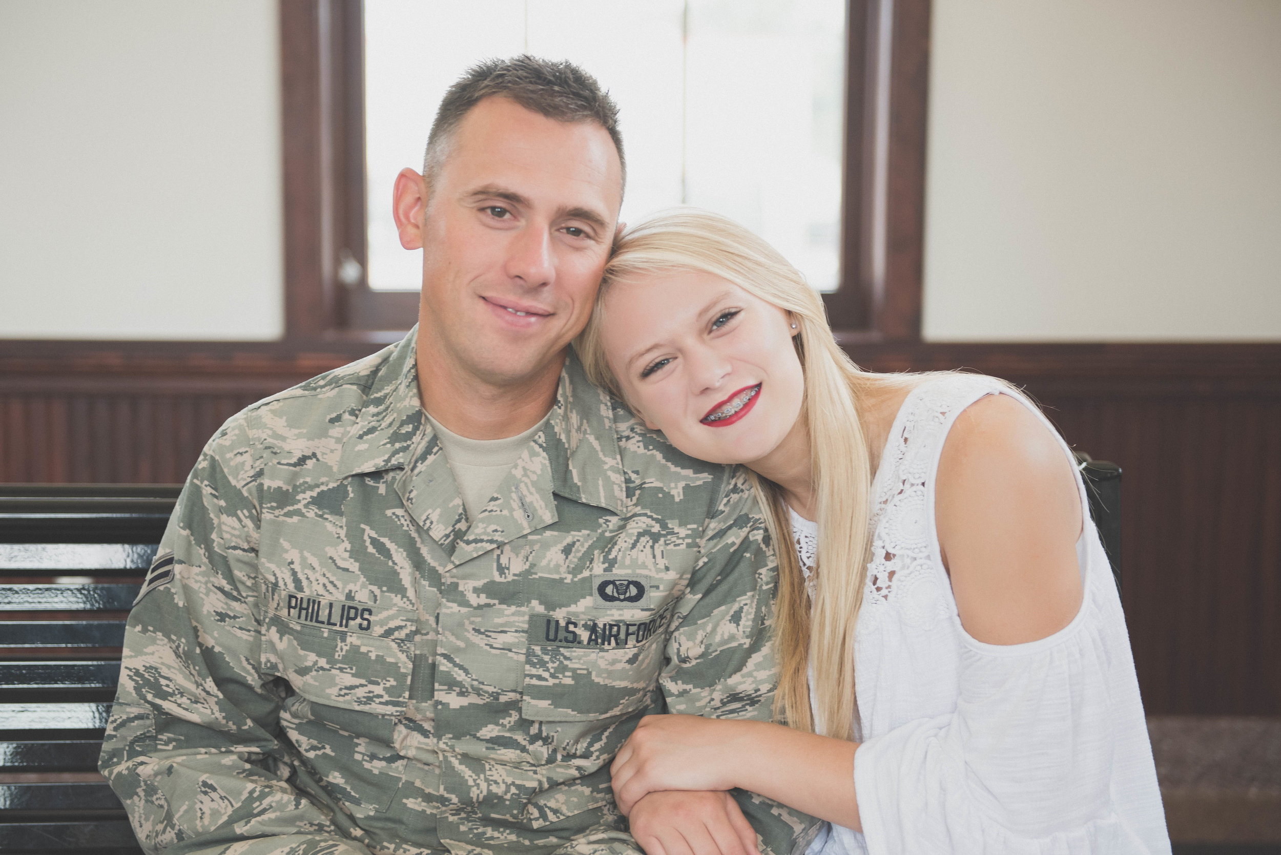 dad and daughter military image