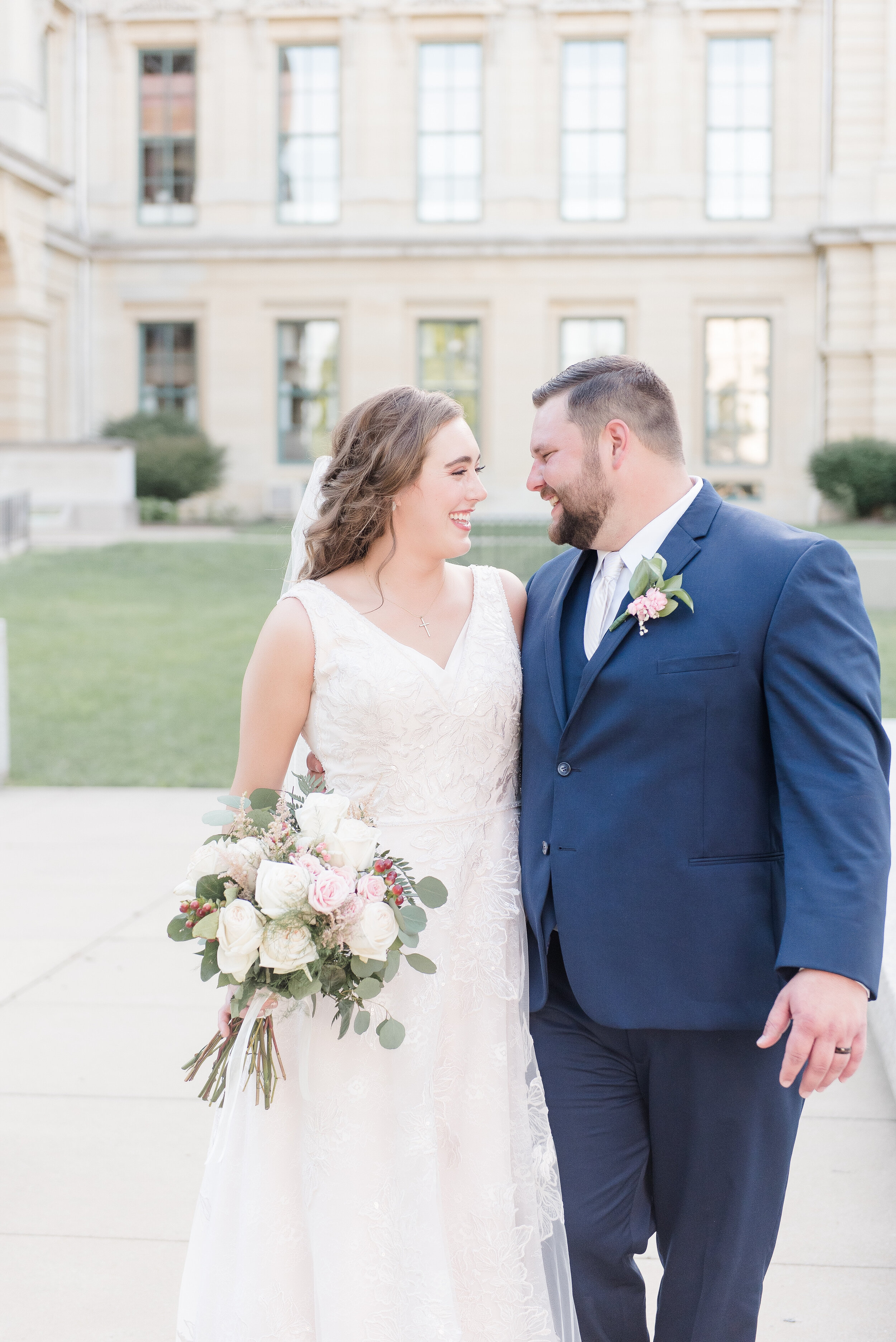 bride and groom at state capitol in springfield illinois