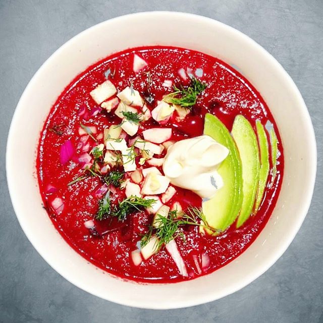 EASY UKRANIAN BLENDER BORSCHT
Wondering how to get more veggies into your diet?
.
Get a good blender!
.
This delicious recipe is a modern take on my grandmother's famous cold, beet borscht, one of my favorite meals growing up.
.
Click on link in bio 