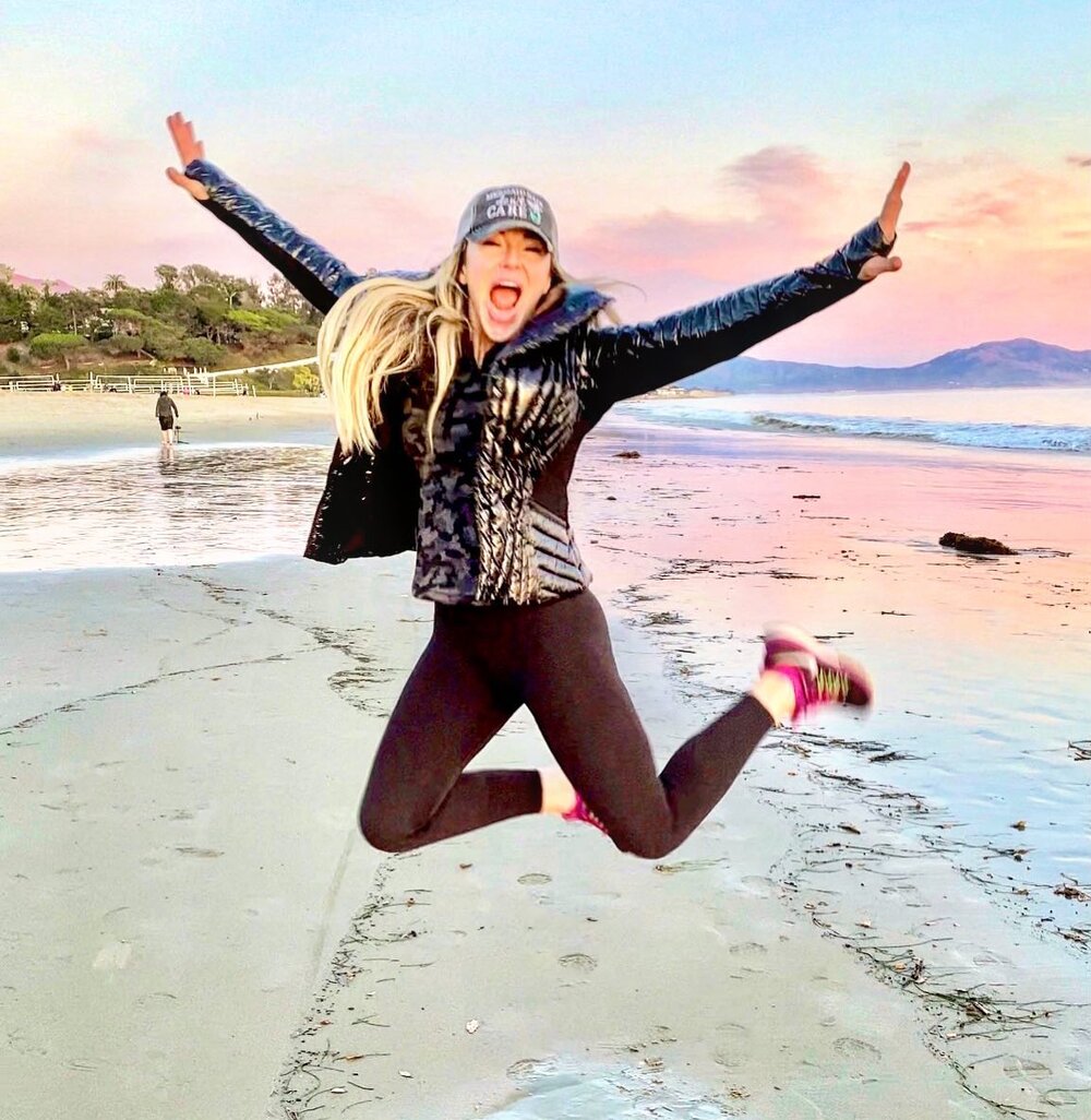 Jumping&rsquo; into the new year like... thank God 2020 is over!
.
But if there&rsquo;s anything I learned this year, it&rsquo;s that I can handle anything life throws at me. I don&rsquo;t fold. I don&rsquo;t give up. And I ALWAYS make the best of it