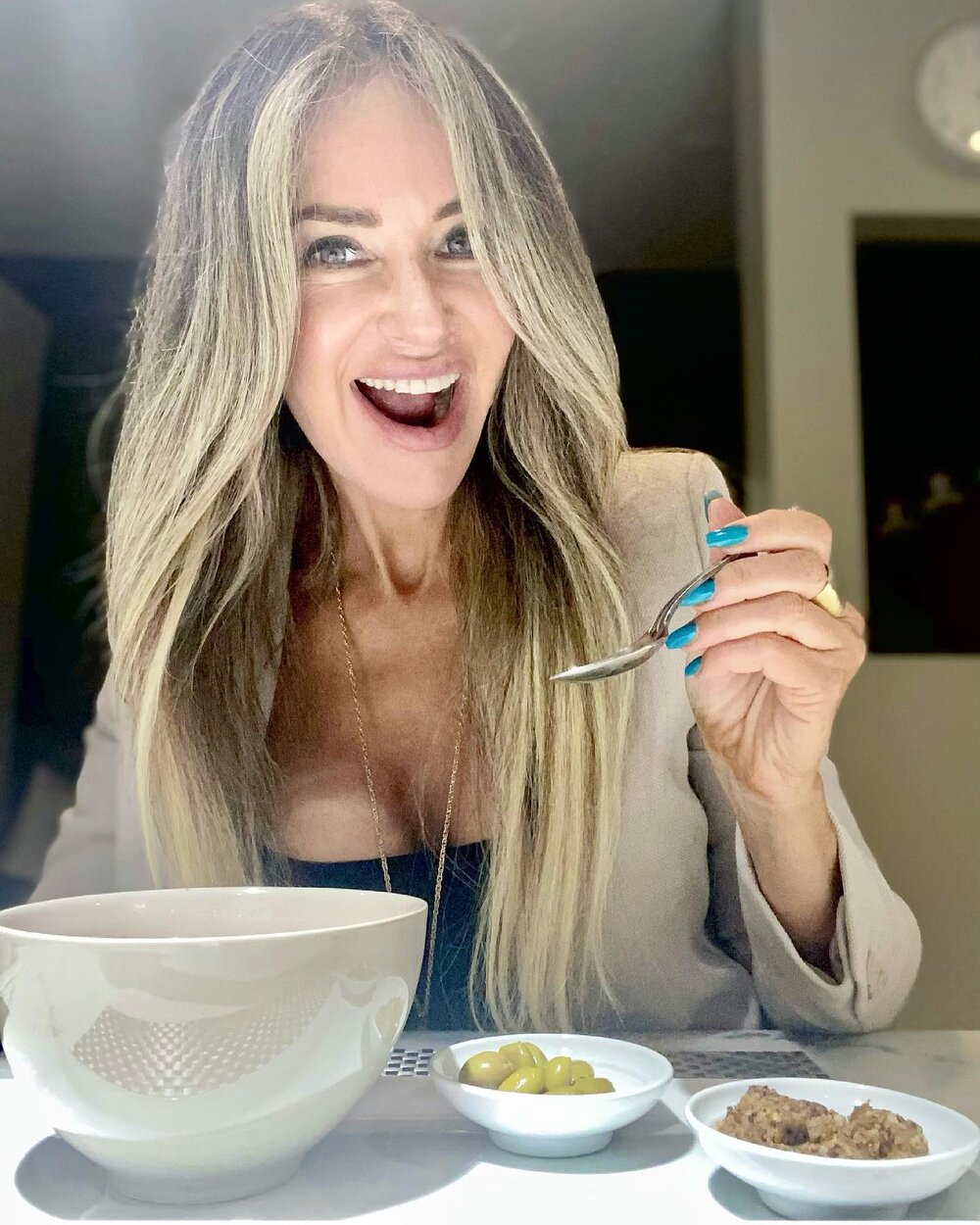 Who knew you could get this excited about some watery soup and olives? 🙋🏼&zwj;♀️
.
I&rsquo;m finishing up day 4 of 5 in my ProLon Fasting Mimicking Diet. Four days + 5 lbs down; and another day to go.
.
Best part is that I feel like a million bucks
