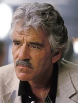 dennis-farina.jpg
