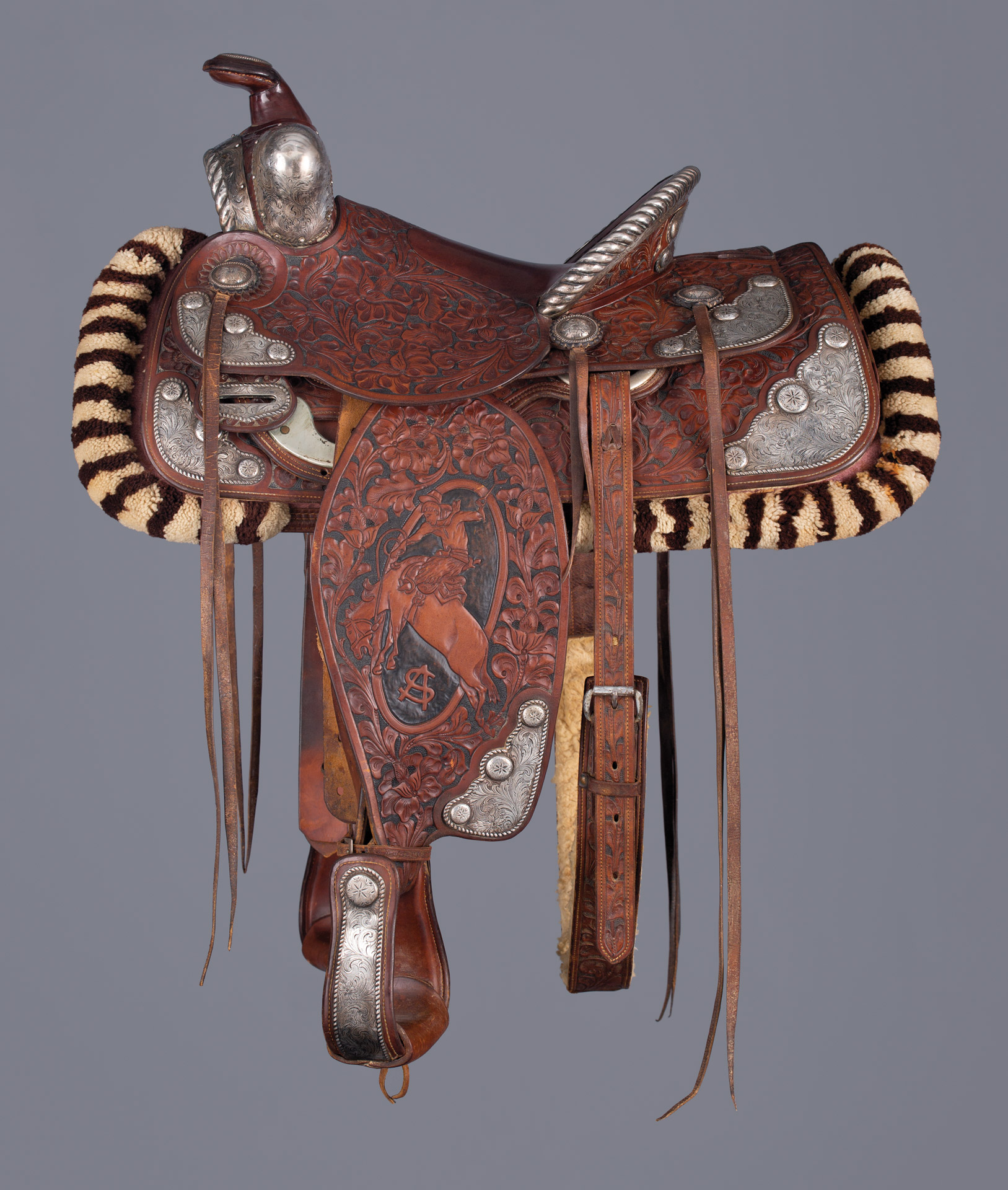 Sheriff/'s Posse Collar Brass Set Opposing Horse Heads Gold Color