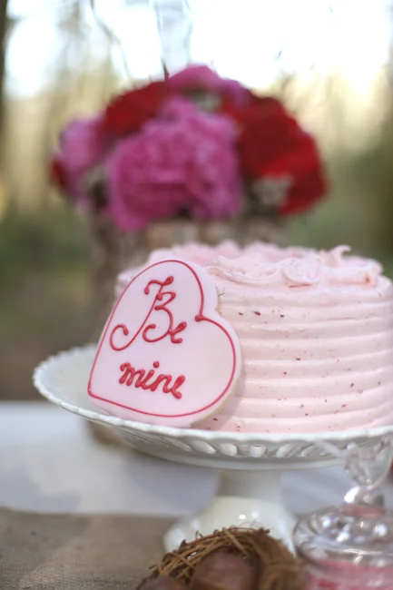 Valentines-Day-Dessert-Table-15.jpg