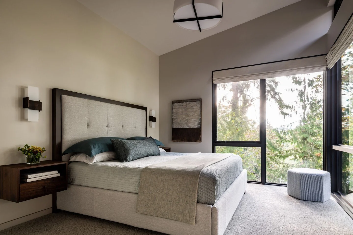 We selected and installed a full furnishings package, right down to the accessories in our Tree View project. ⁠
⁠
Photography | @andrewgiammarco⁠
Interior Design | @colleenknowles_interiordesign⁠
⁠
.⁠
.⁠
.⁠
⁠
#CKIDTreeView #colleenknowlesinteriordesi