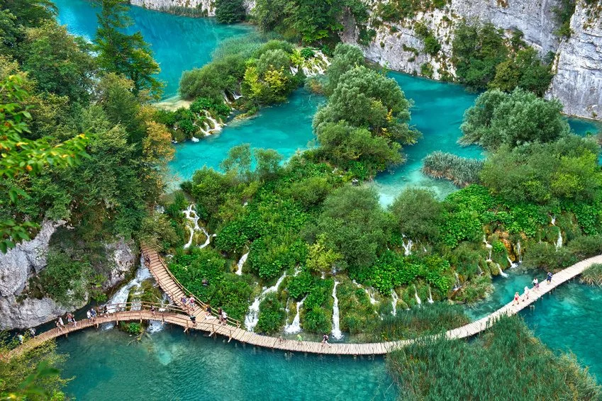 plitivce-lakes.jpg