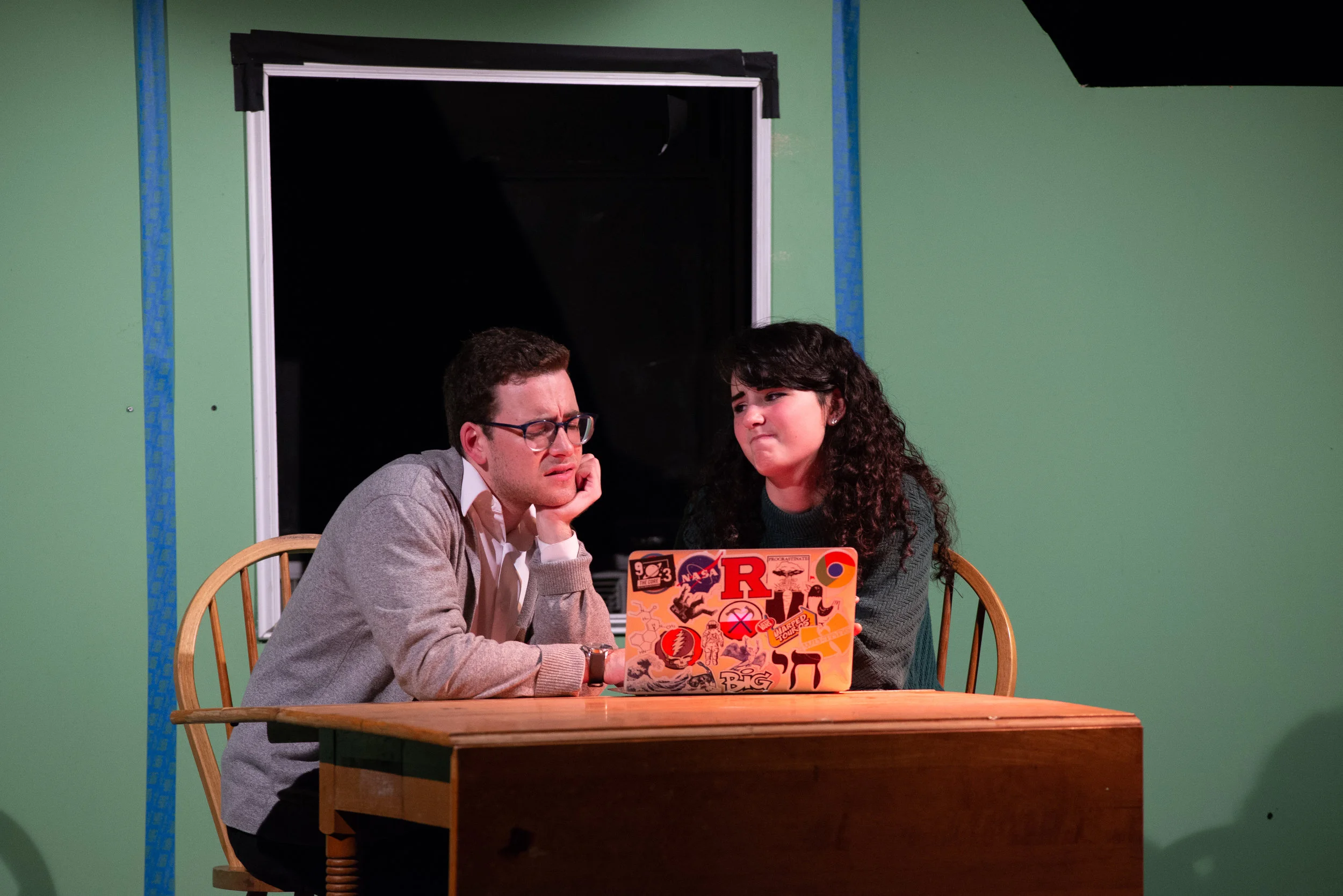 John Lerman (Jordan), Steph Bradli (Laura)