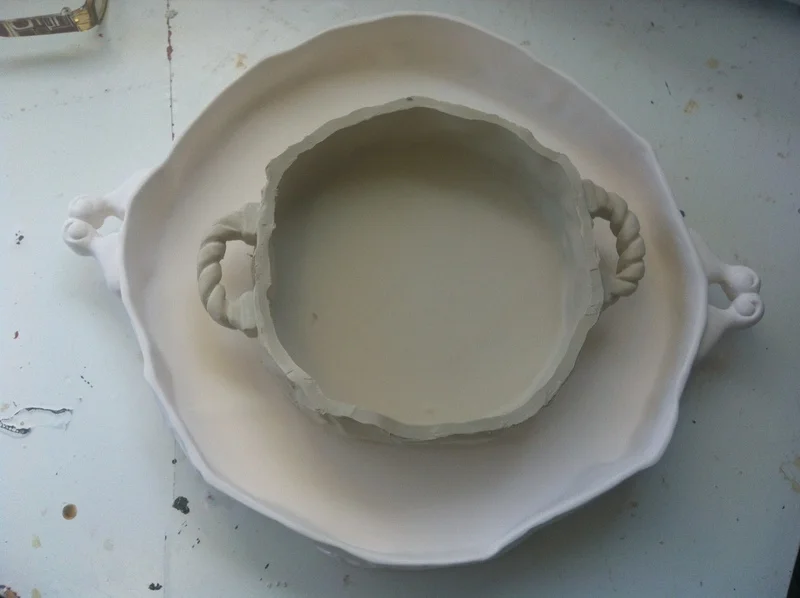 Assembling slipcast elements