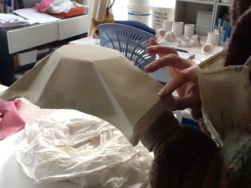 Turning the plate out of the mold