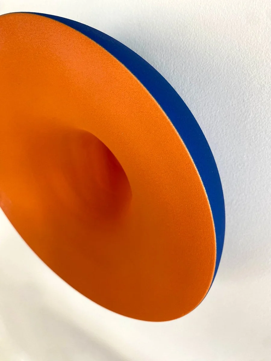 Double-sided wall hanging bowl