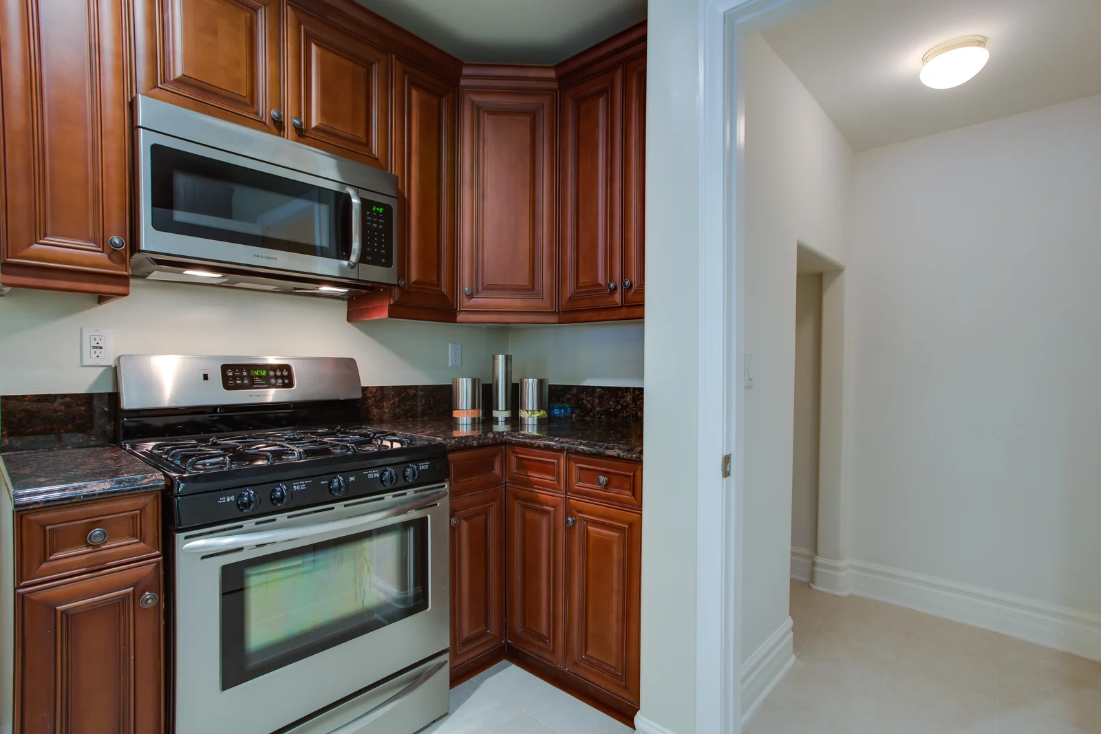 821 S 6th Burbank_MLS-9.jpg
