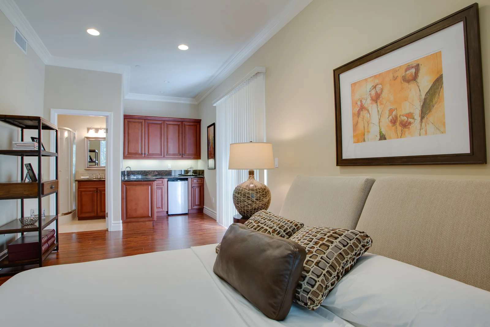 821 S 6th Burbank_MLS-12.jpg