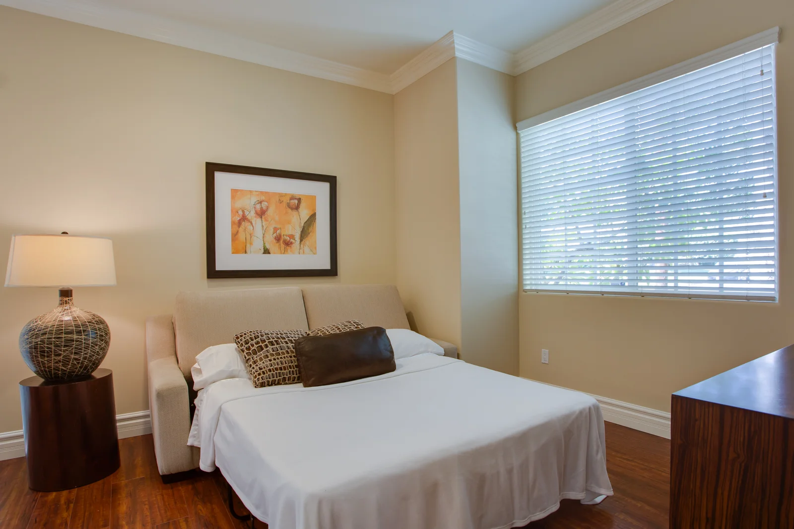 821 S 6th Burbank_MLS-11.jpg
