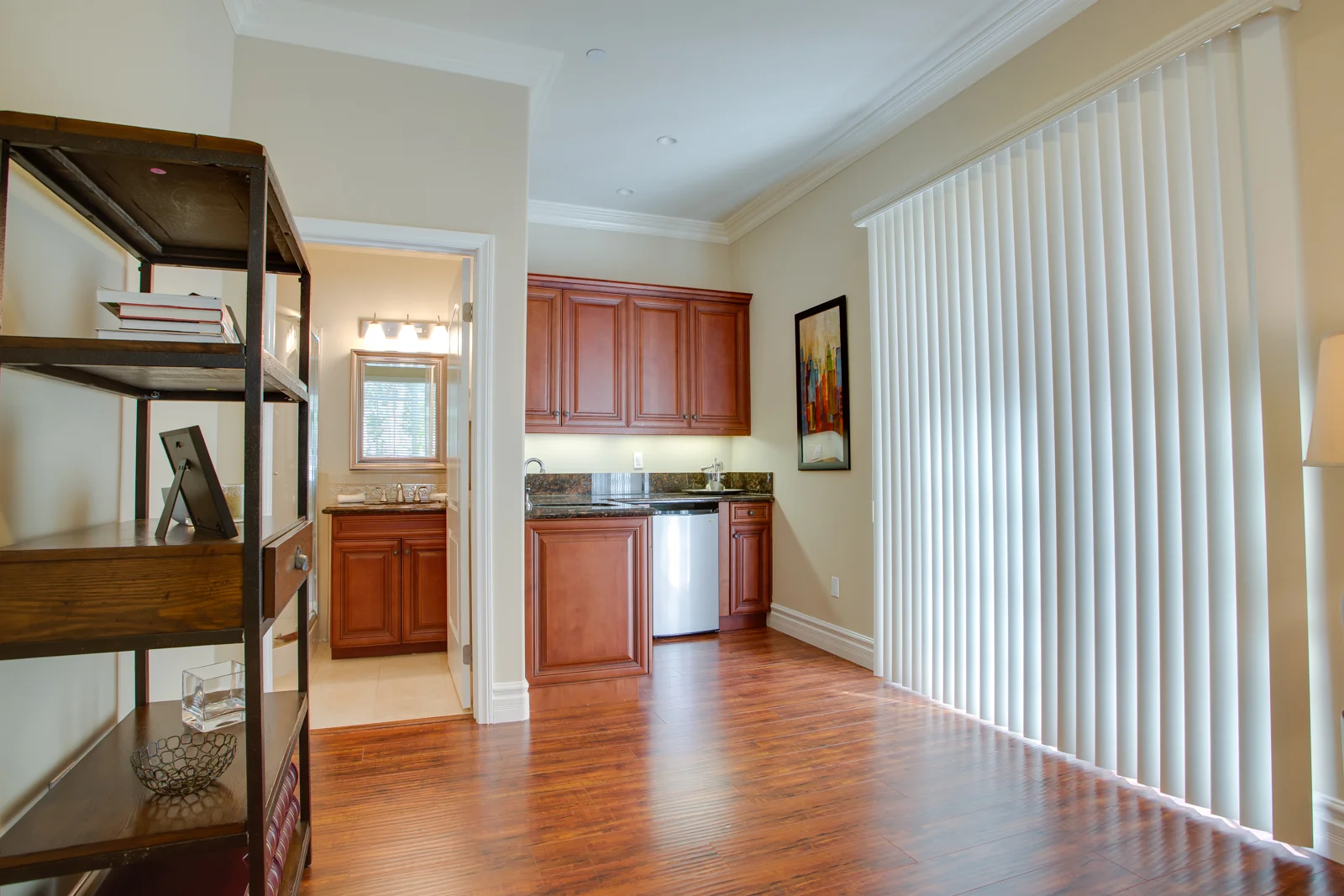 821 S 6th Burbank_MLS-13.jpg