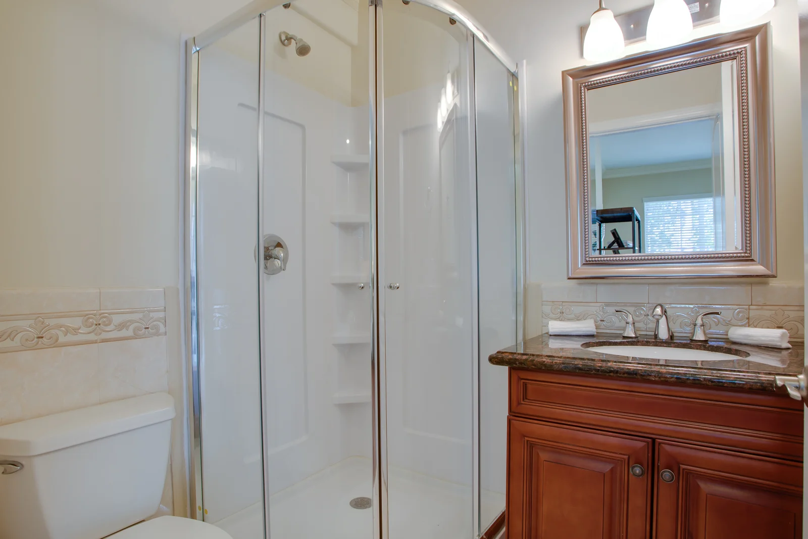 821 S 6th Burbank_MLS-15.jpg
