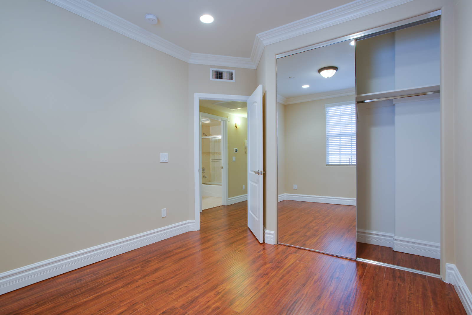 821 S 6th Burbank_MLS-22.jpg