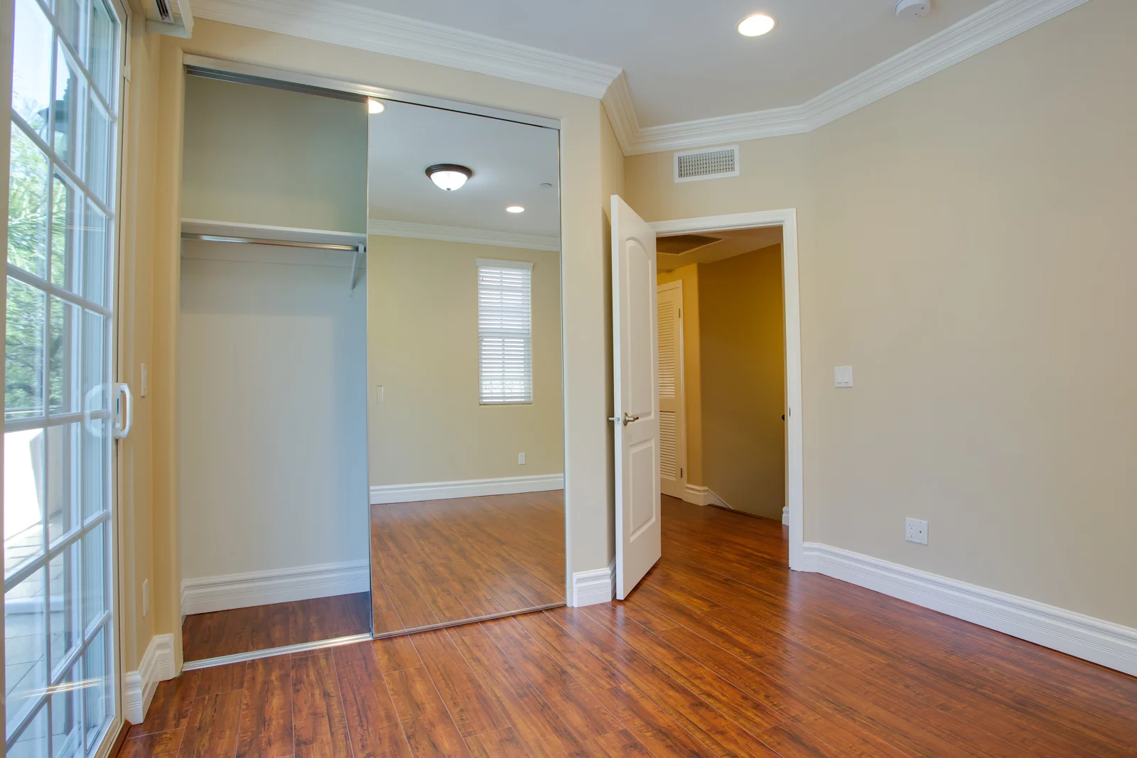 821 S 6th Burbank_MLS-23.jpg