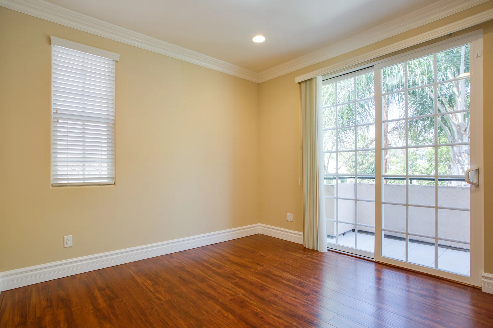821 S 6th Burbank_MLS-24.jpg