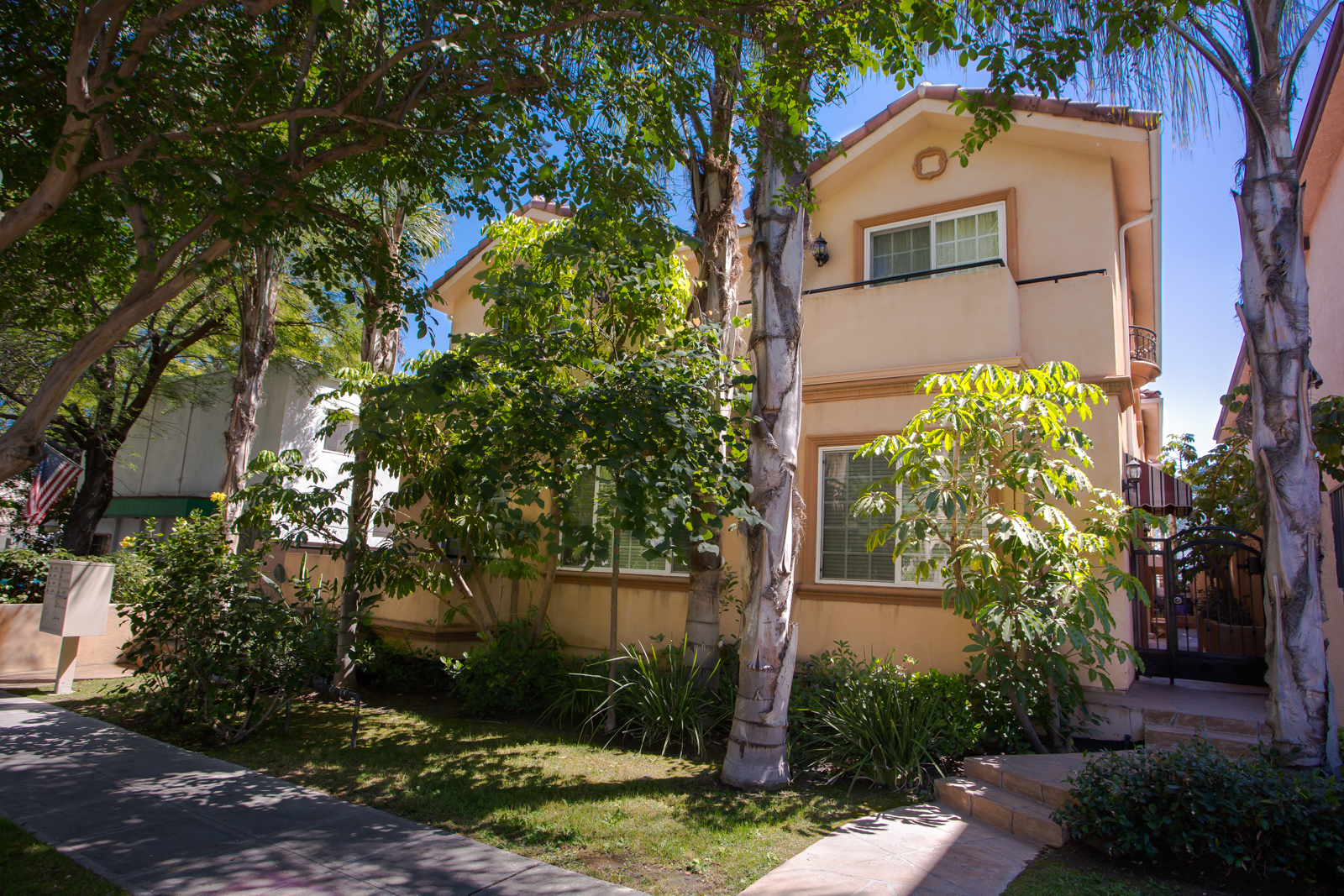 821 S 6th Burbank_MLS-39.jpg