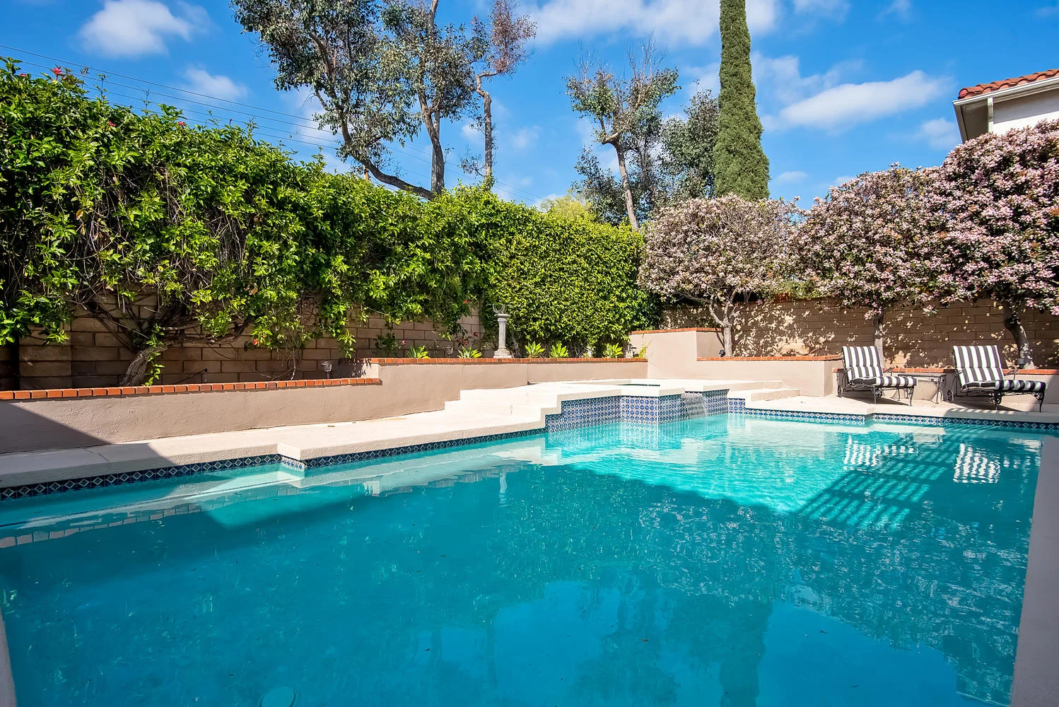 18781 Pinto Ln Santa Ana CA-large-072-78-18781 Pinto Ln N Tustin-1499x1000-72dpi.jpg