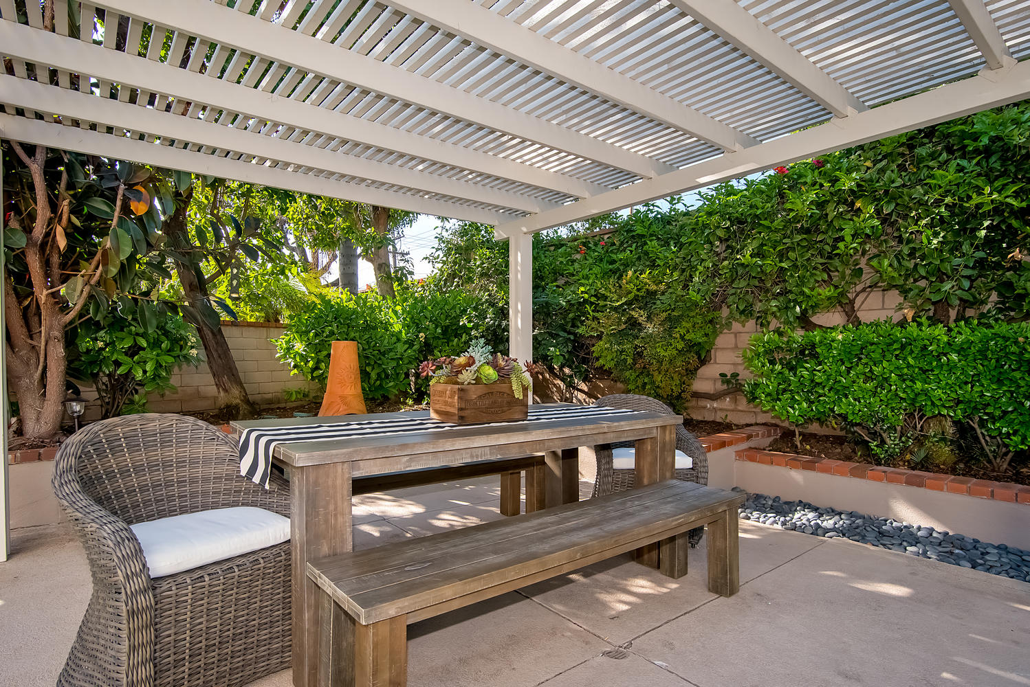 18781 Pinto Ln Santa Ana CA-large-077-77-18781 Pinto Ln N Tustin-1499x1000-72dpi.jpg