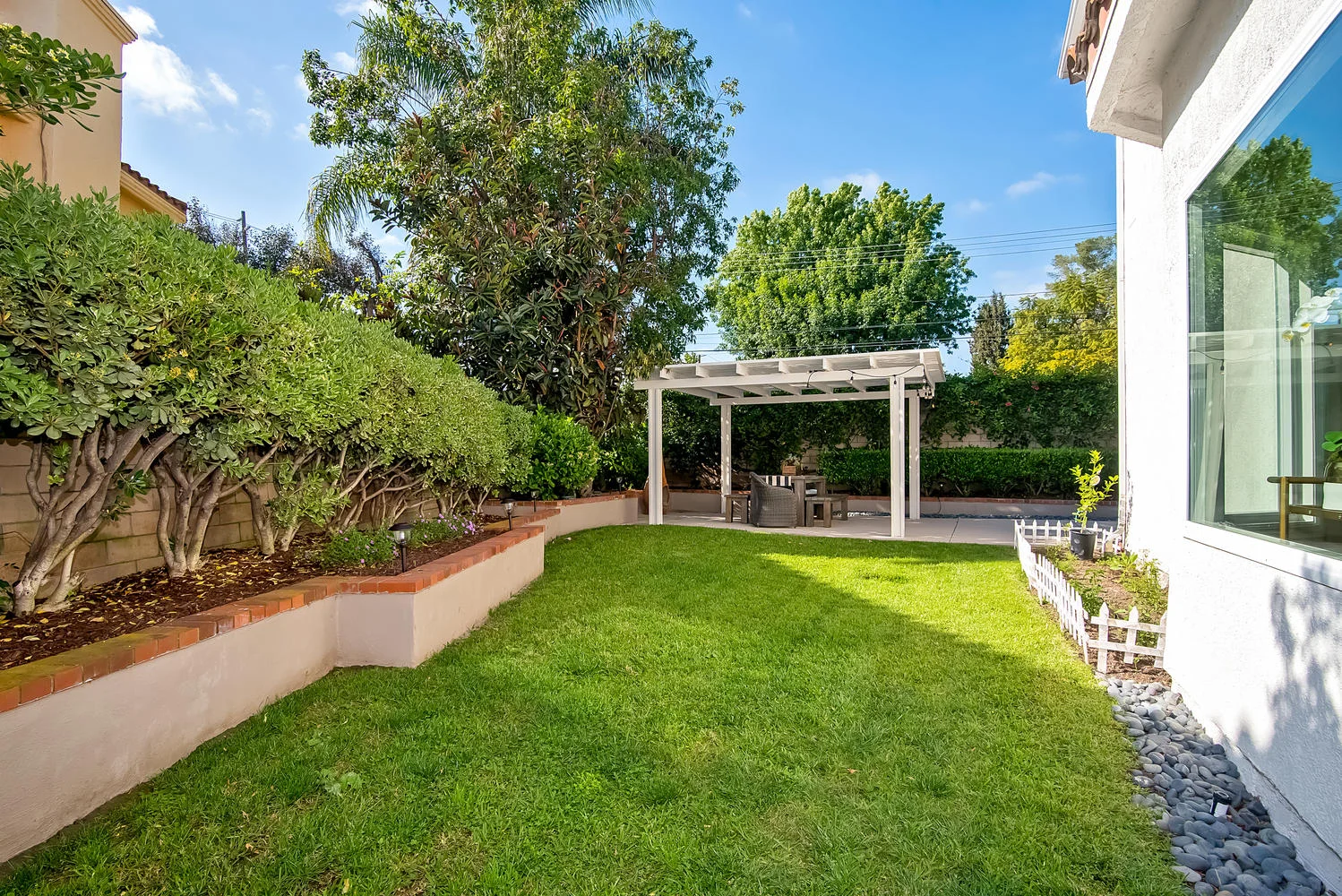 18781 Pinto Ln Santa Ana CA-large-079-79-18781 Pinto Ln N Tustin-1499x1000-72dpi.jpg