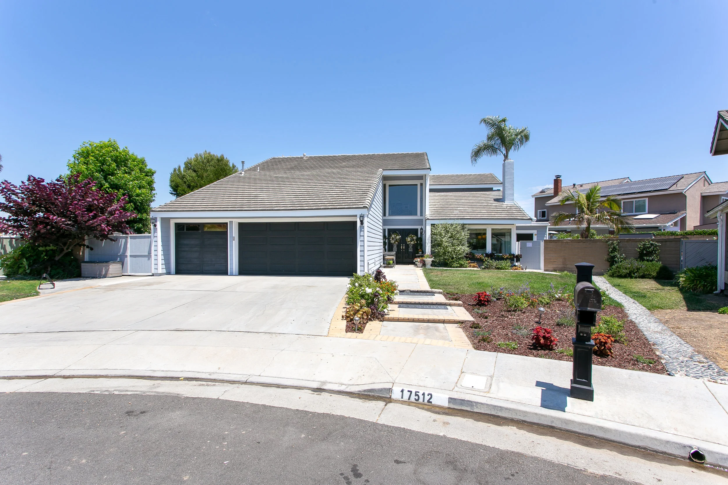 TM_17512 Crown Circle HB_Large-1.JPG