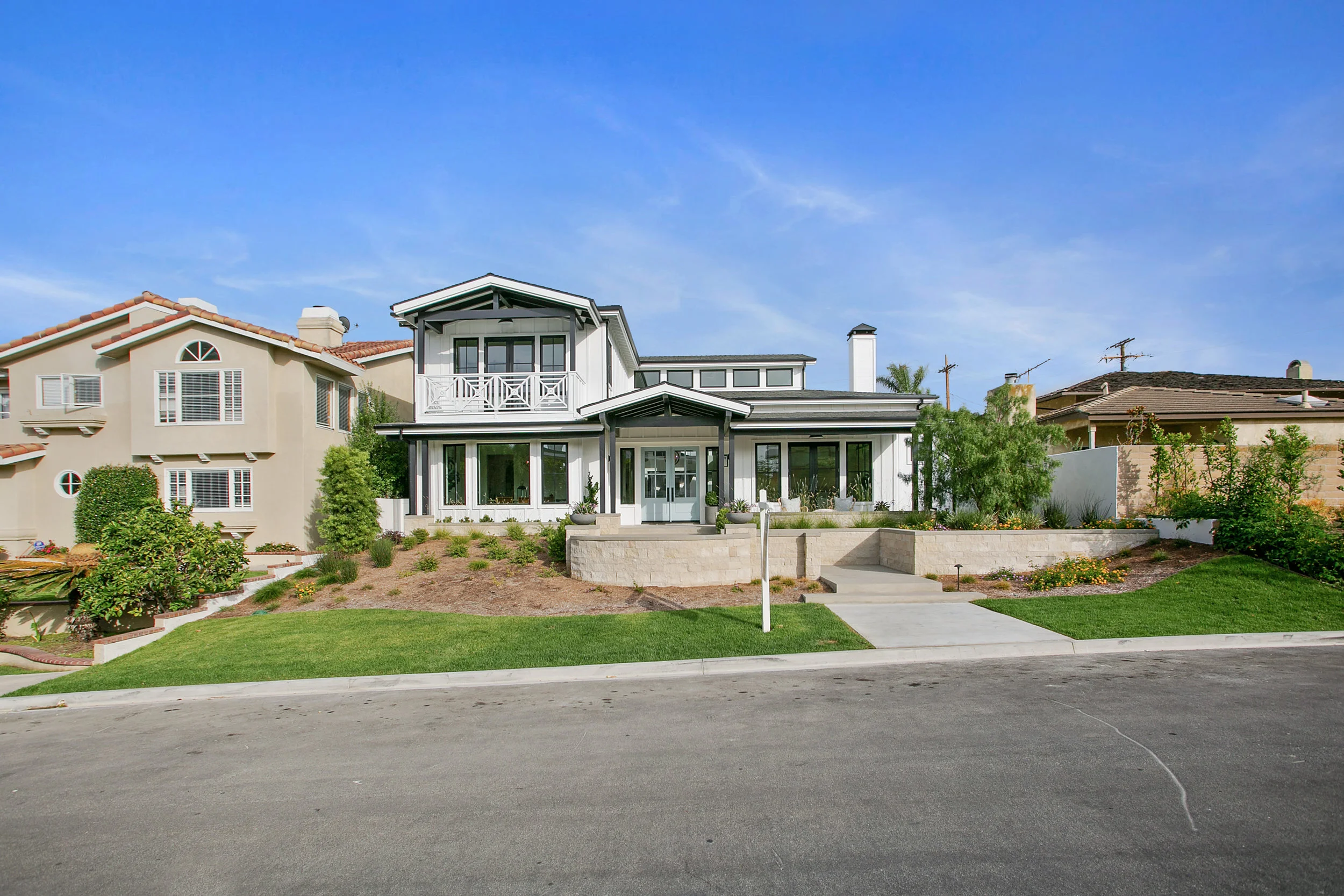 320 Fullerton Newport Beach_Large-2.jpg