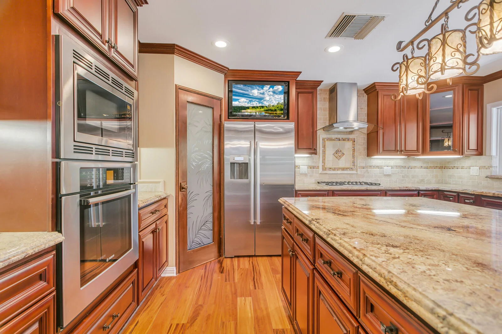 8547 La Tremolina Ln_Whittier_MLS-16.jpg