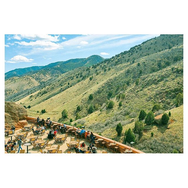 Lunch by the foothills.
.
.
.
.
.
#WalkWithLocals #WWLxDenver #FujifilmX_US #MyFujifilm #Fujifeed #X100F #TheyShootn #visitdenver #visitcolorado #redrocksamphitheater