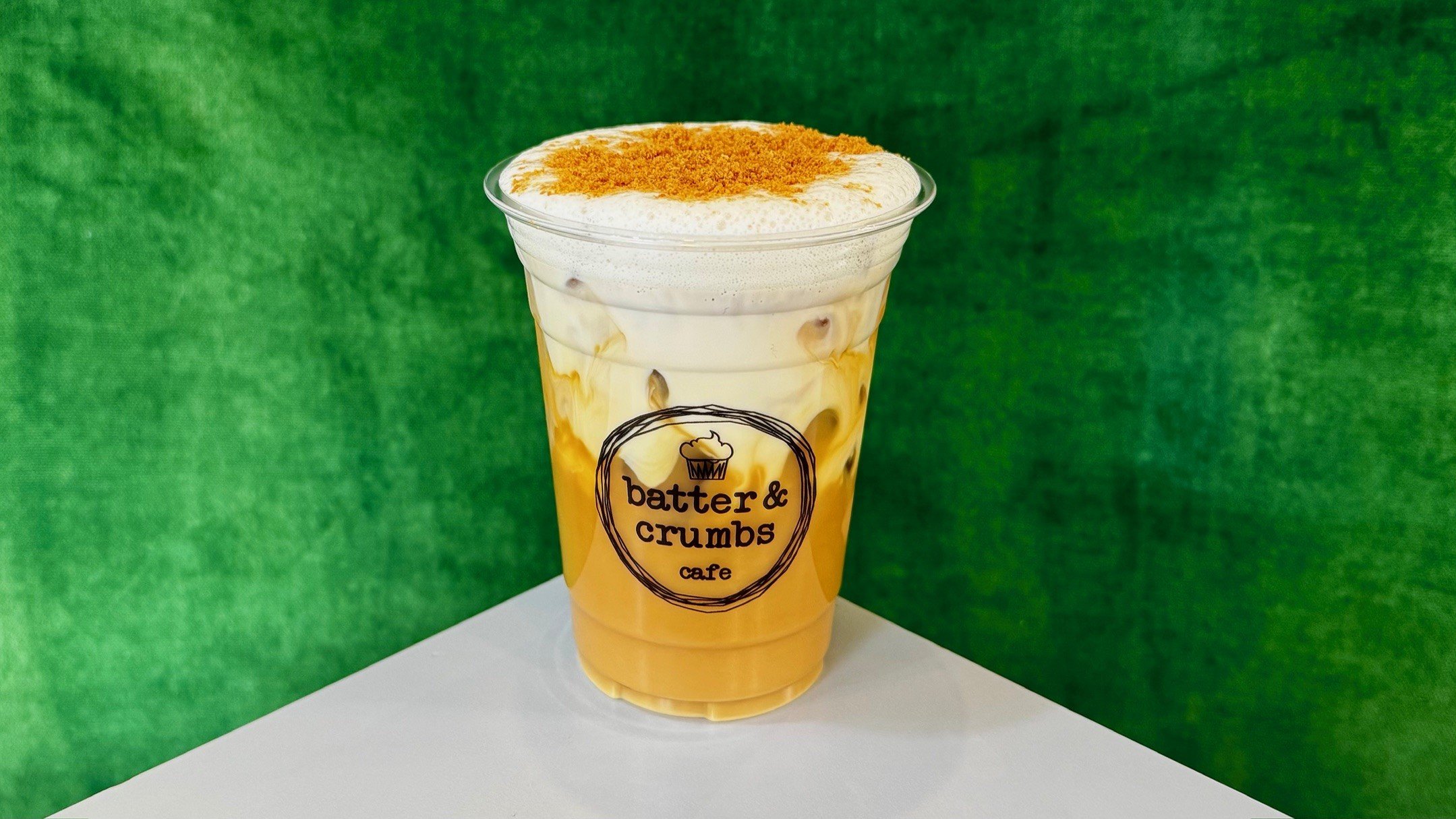 gingerbread cold brew w/ cold foam