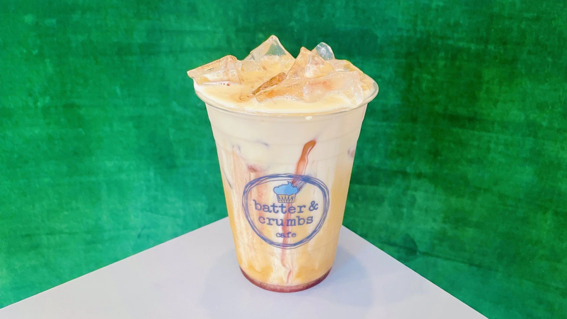 iced blueberry vanilla latte