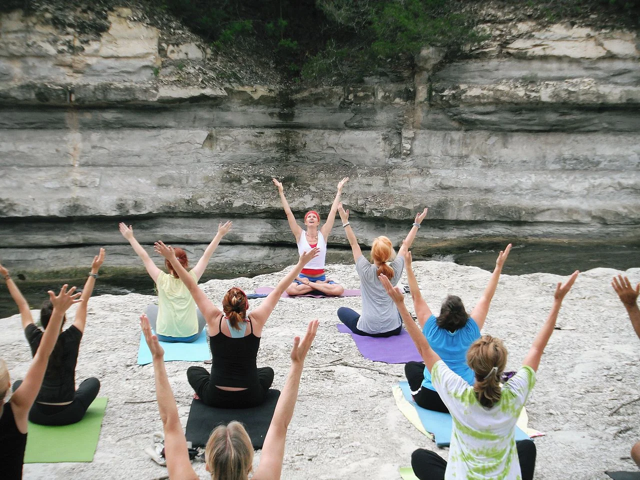 1280px-Yoga4Love_Freedom_Gratitude.jpg