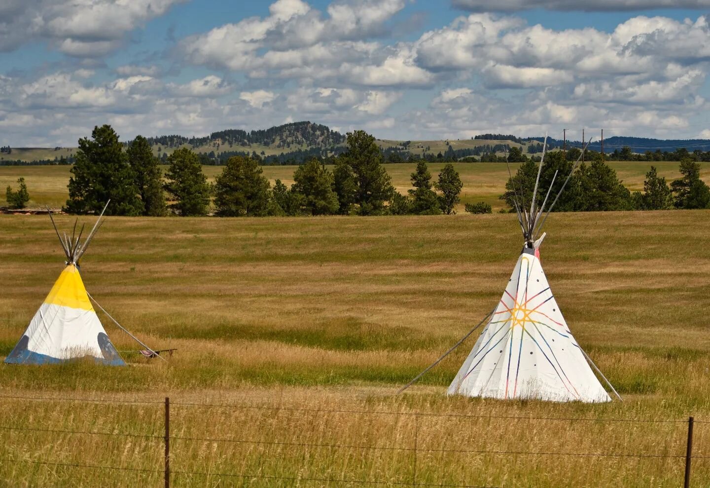 Road side photos 

#roadtripUSA #nationalparks #motorcycle #harleydavidson #sturgisrally2022 #sturgis #southdakota #Wyoming #newhampshire #ohio #landscape #devilstower #landscape #i-80 #adventure #ridefree