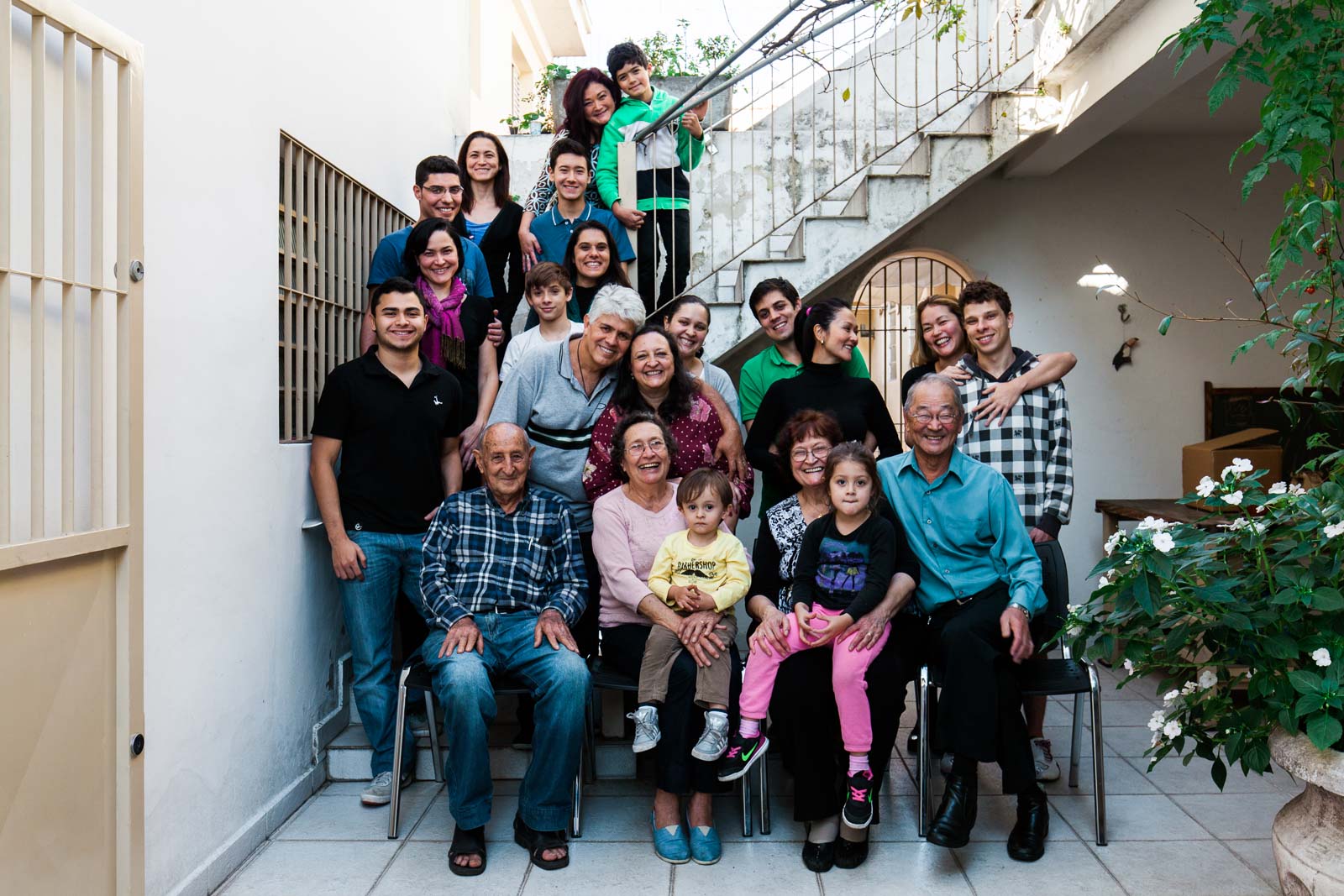  Umberta Cheli Kanasawa and hes family. Umberta was born in Lucca and arrived in Brazil in the 50s where she met her husband, descent of Japanese. The Japanese community in São Paulo is the largest outside of Japan. She said to her daughters to be pr