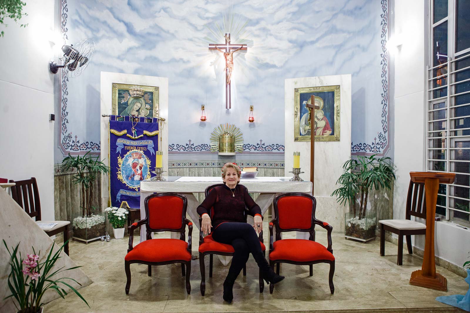  Lola, within the  Paróquia Nossa Senhora de Casaluce . The parish was founded in 1900 in the Italian neighborhood of Bras by Neapolitan immigrants. Lola is not a descendant Italian but she &nbsp;is one of the organizers of the feast of the parish, t