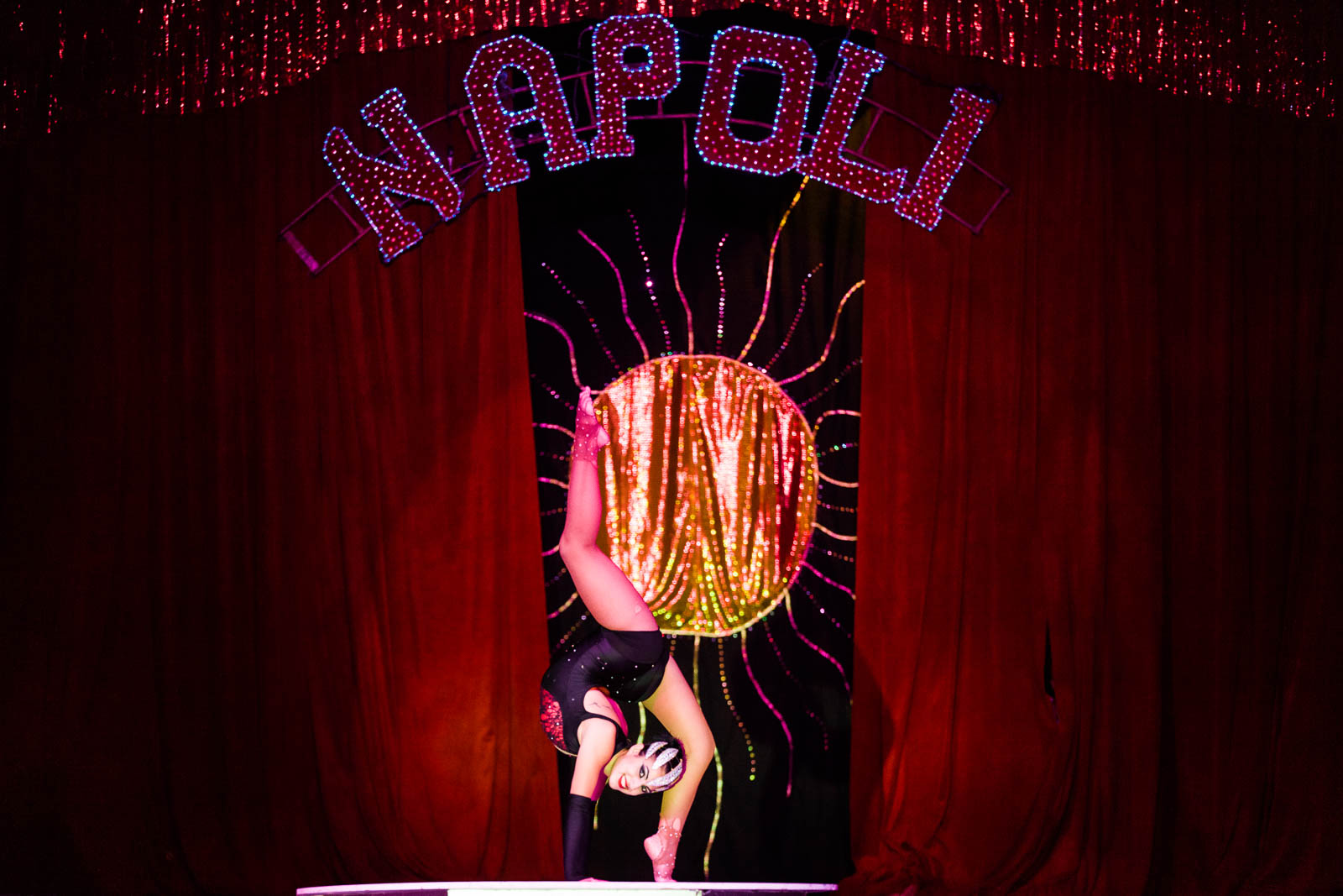  Emily, contortionist of the &nbsp; Circo di Napoli , a circus of Italian origin, with a tradition of 35 years. 