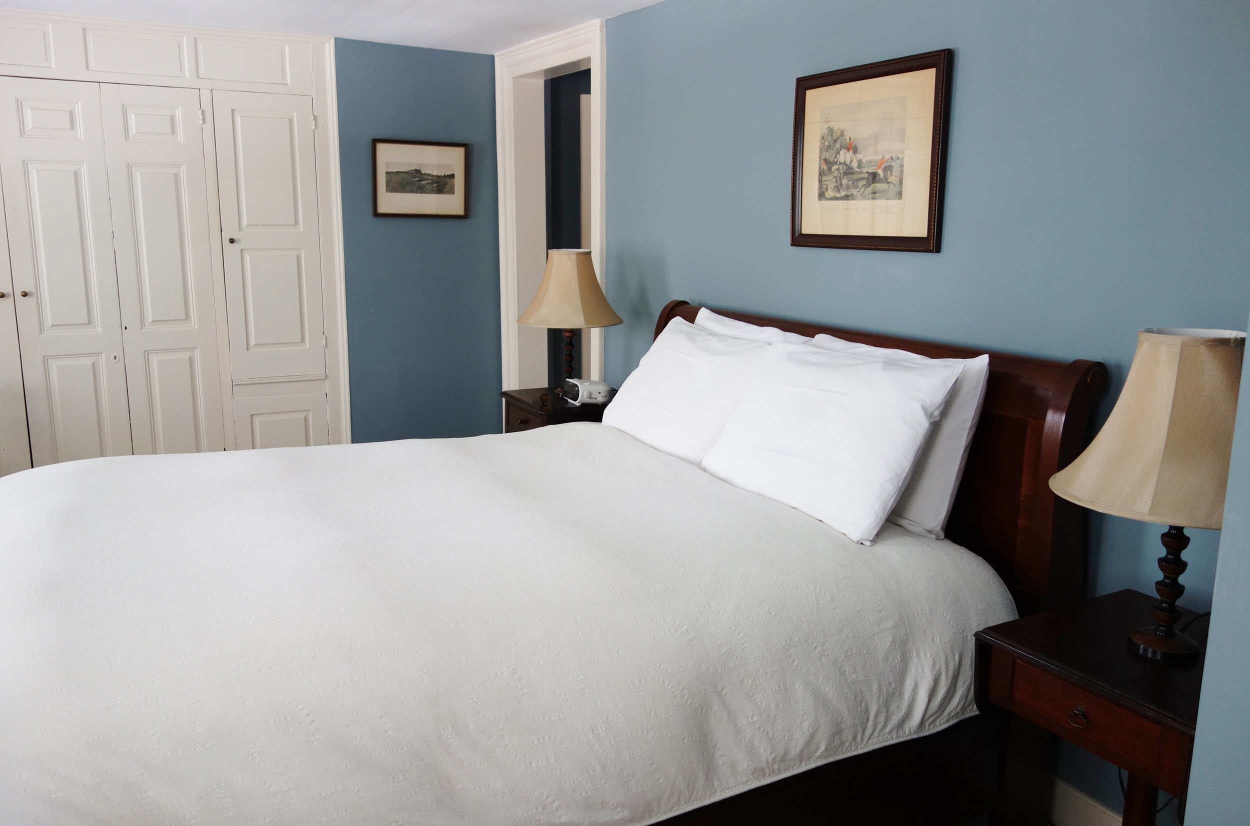 Queen sized Sleigh Bed