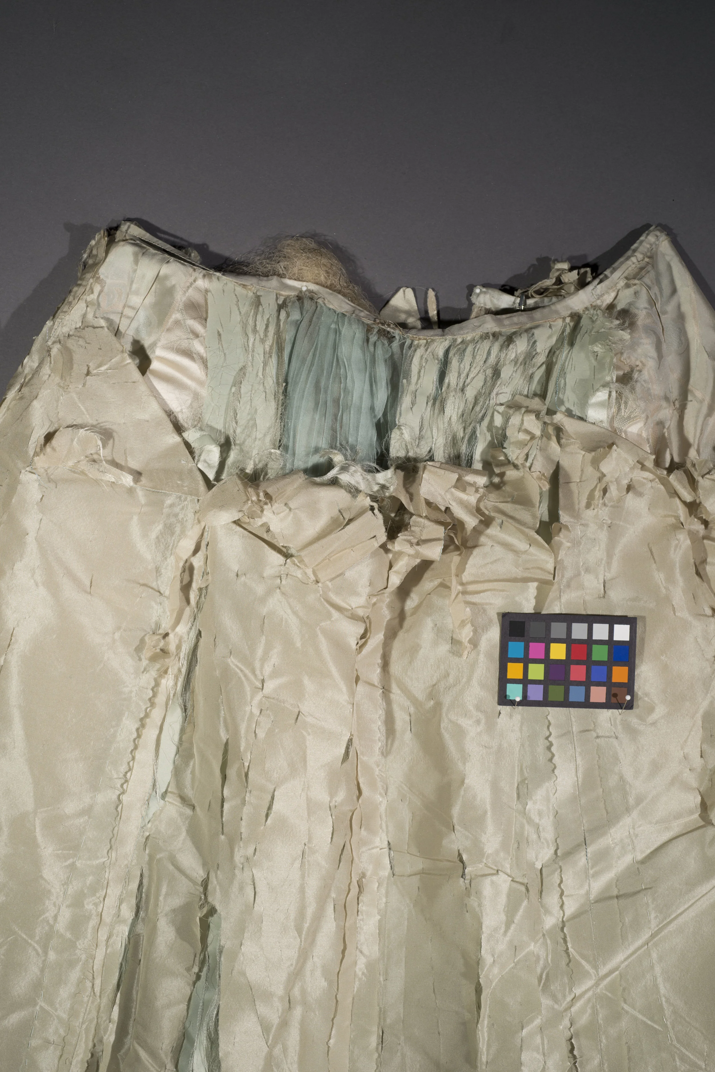 Skirt waistband before treatment