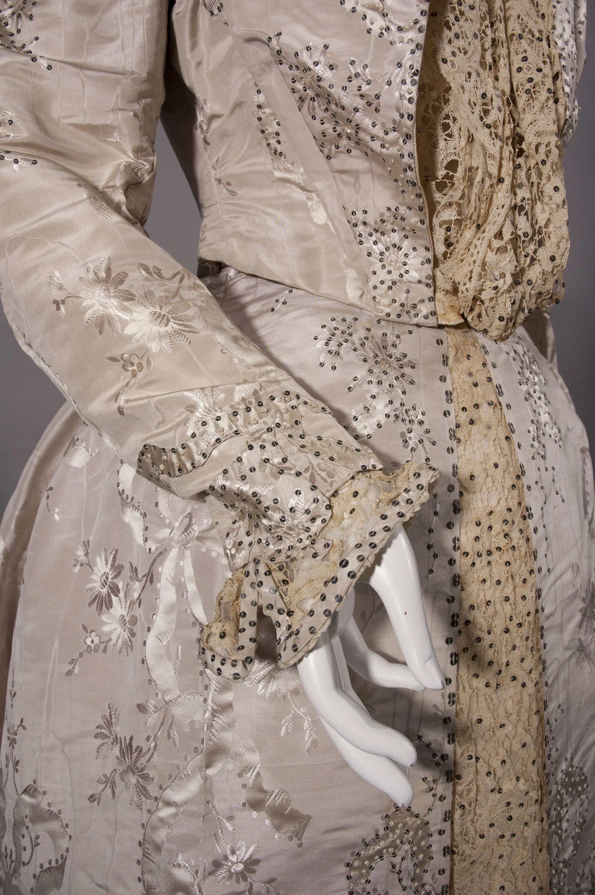 Detail of the cuff