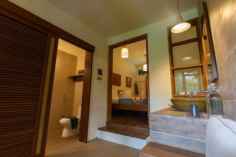 deluxe-room-08 RESIZED.jpg