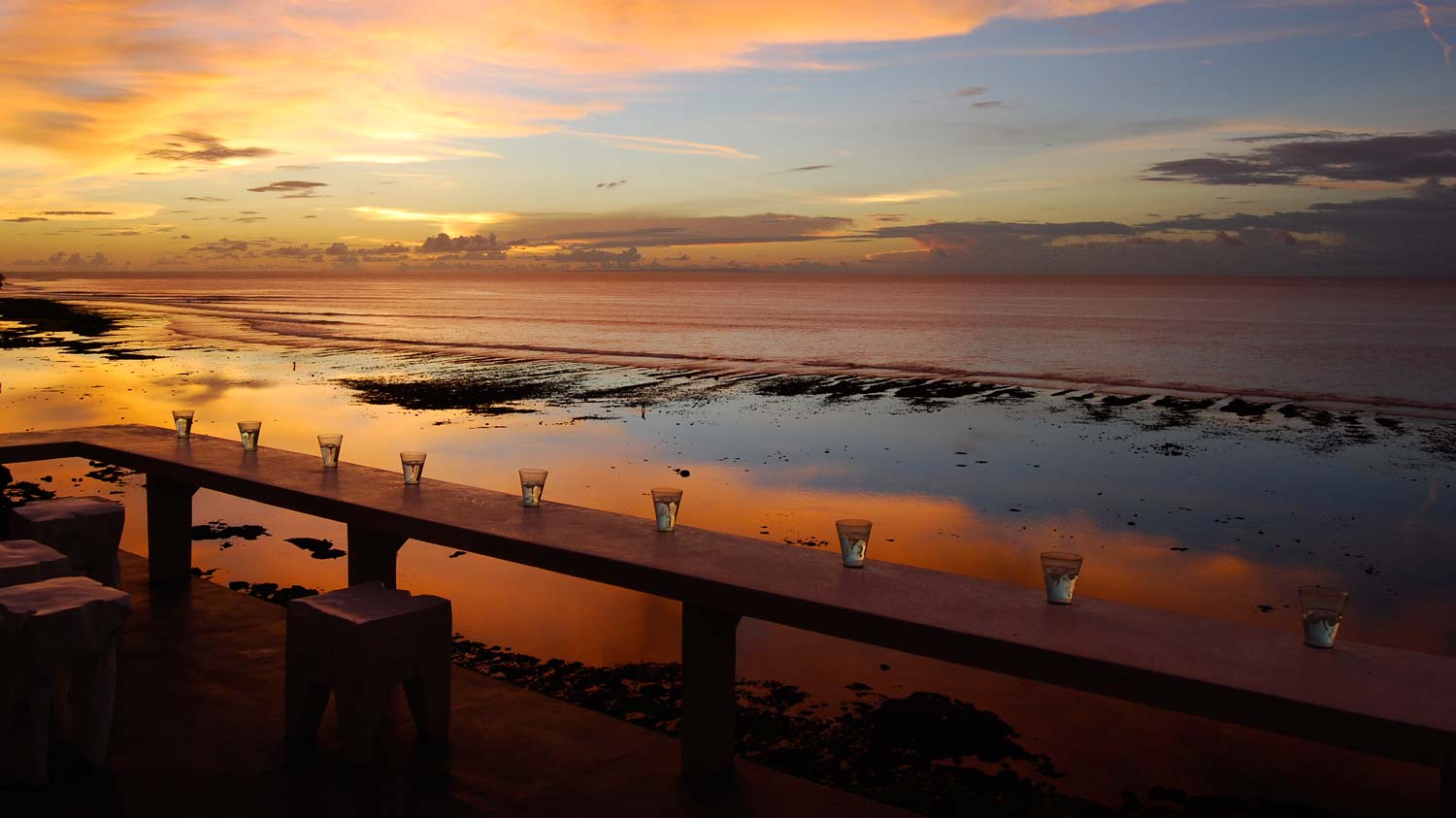 MORABITO-ART-CLIFF-Bali-Bingin-Terrasse-sunset.jpg