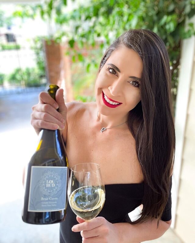 Happy #WineWednesday! I&rsquo;m so excited for tonight&rsquo;s virtual tasting with Laura Roach from @loubudwines 🍷🥂 Laura is the winemaker and owner of #LoubudWines and she is based in the Santa Ynez Valley. I&rsquo;m definitely going to be drinki