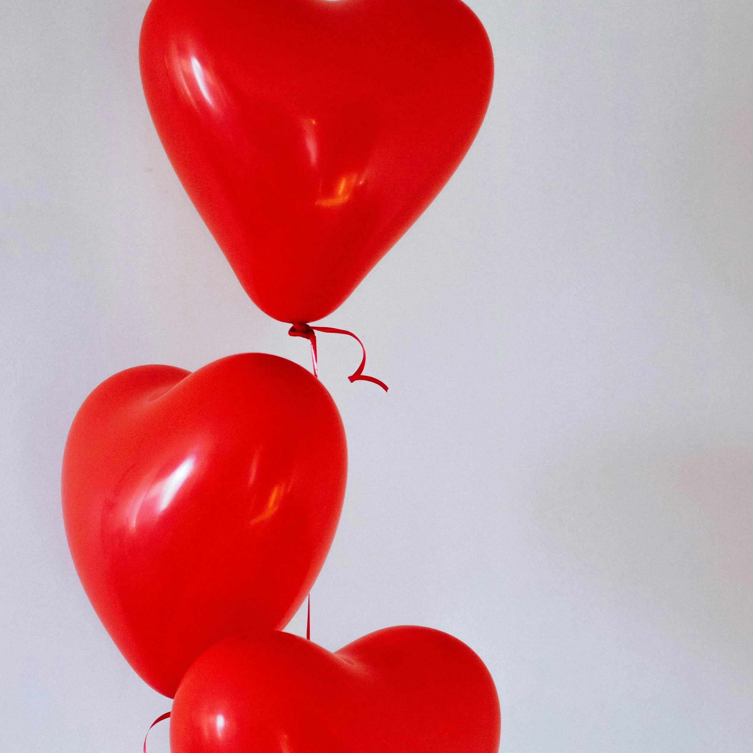 Creative Group Shots at Weddings: Fun Ideas Beyond the Classic Poses