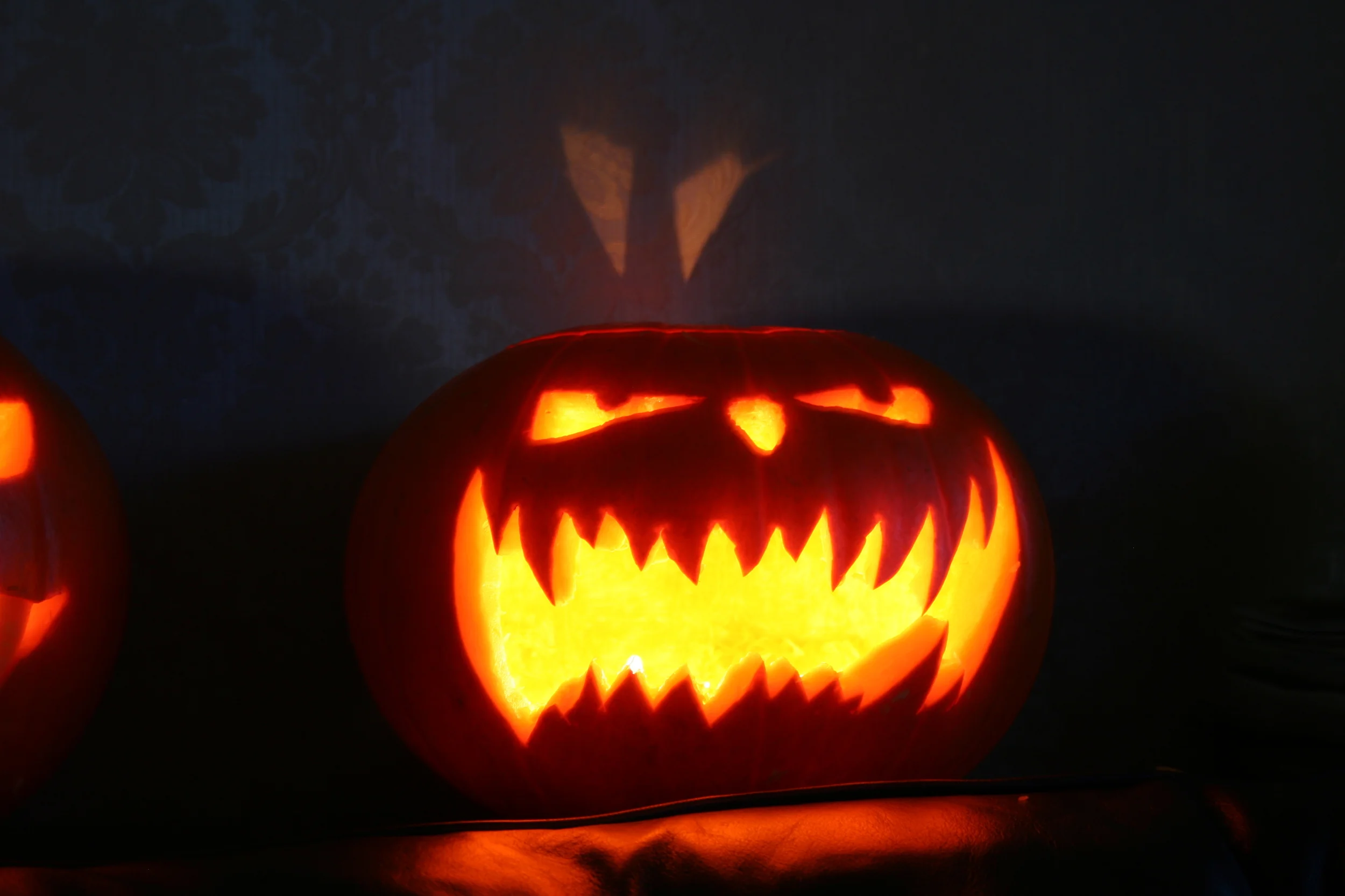 Must See Classic Halloween Movies + Links to watch 