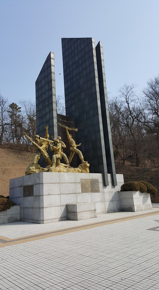 The current monument to the Battle of Osan, unveiled in 1982 by the South Korean government. This monument is on the opposite side of the road of the original monument, at the base of the hill where most of TF Smith was dug in. Source: author.