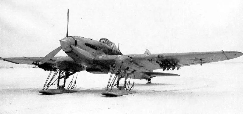 A single-seater Il-2, painted in whitewash to blend into the snow-covered landscape. This aircraft has been equipped with skis to make it more suitable to the crude runways that would have been coated in ice and snow.